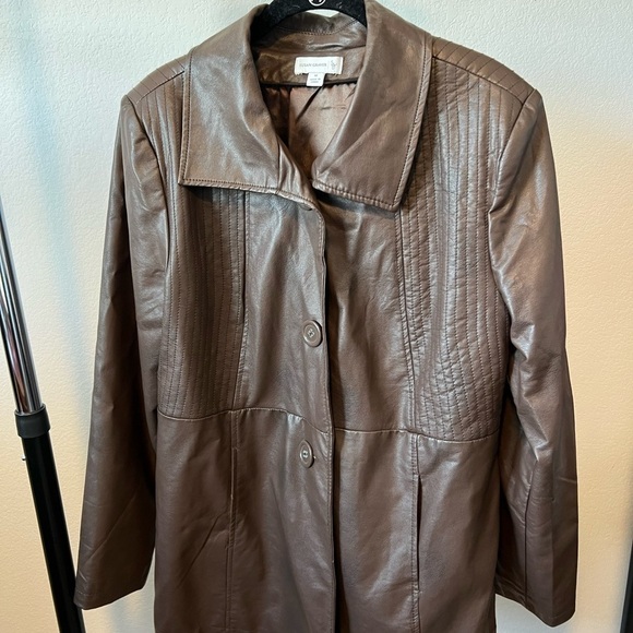 𝅺susan Graver Women’s Brown Faux Leather Jacket Size Medium - Picture 1 of 9